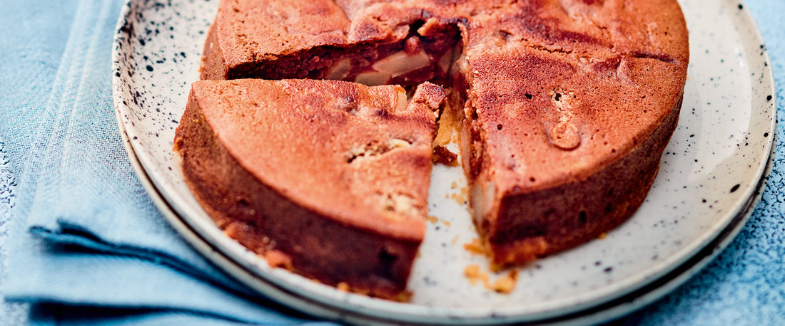 Dark Chocolate and Pear Crumble Cake