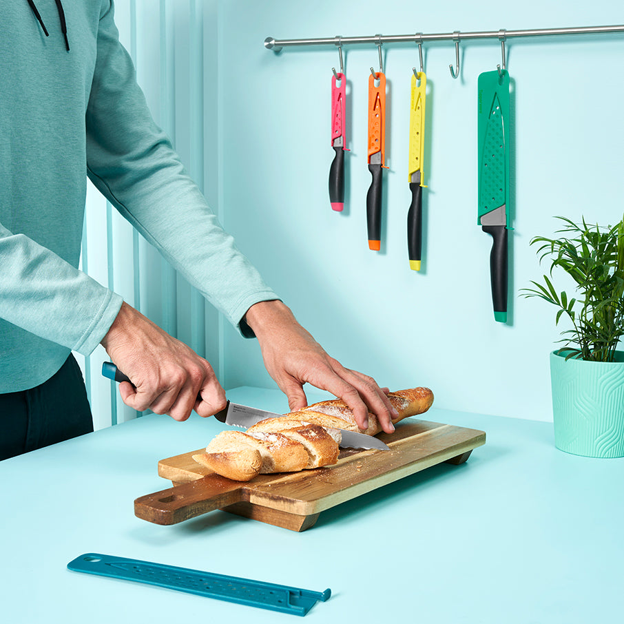 Tupperware® Amazing Series Bread Knife