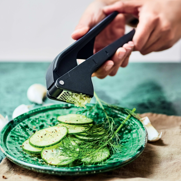 Garlic Press with Barrel Handle - Innovative Culinary Tools 